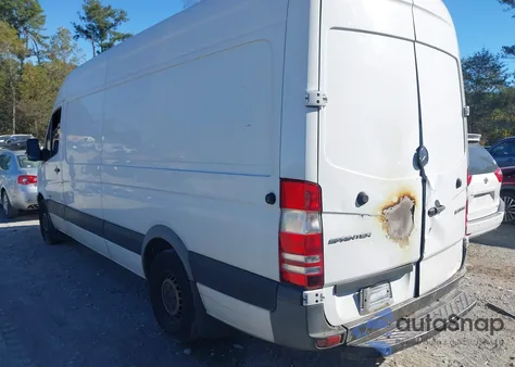 2015 Mercedes-Benz Sprinter 2500 High Roof z USA, uszkodzony, nr VIN WD3PE8DC3FP145675
